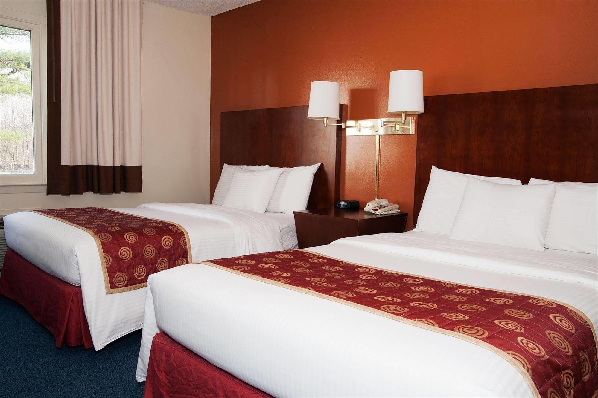 Red Carpet Inn And Suites プリマス エクステリア 写真