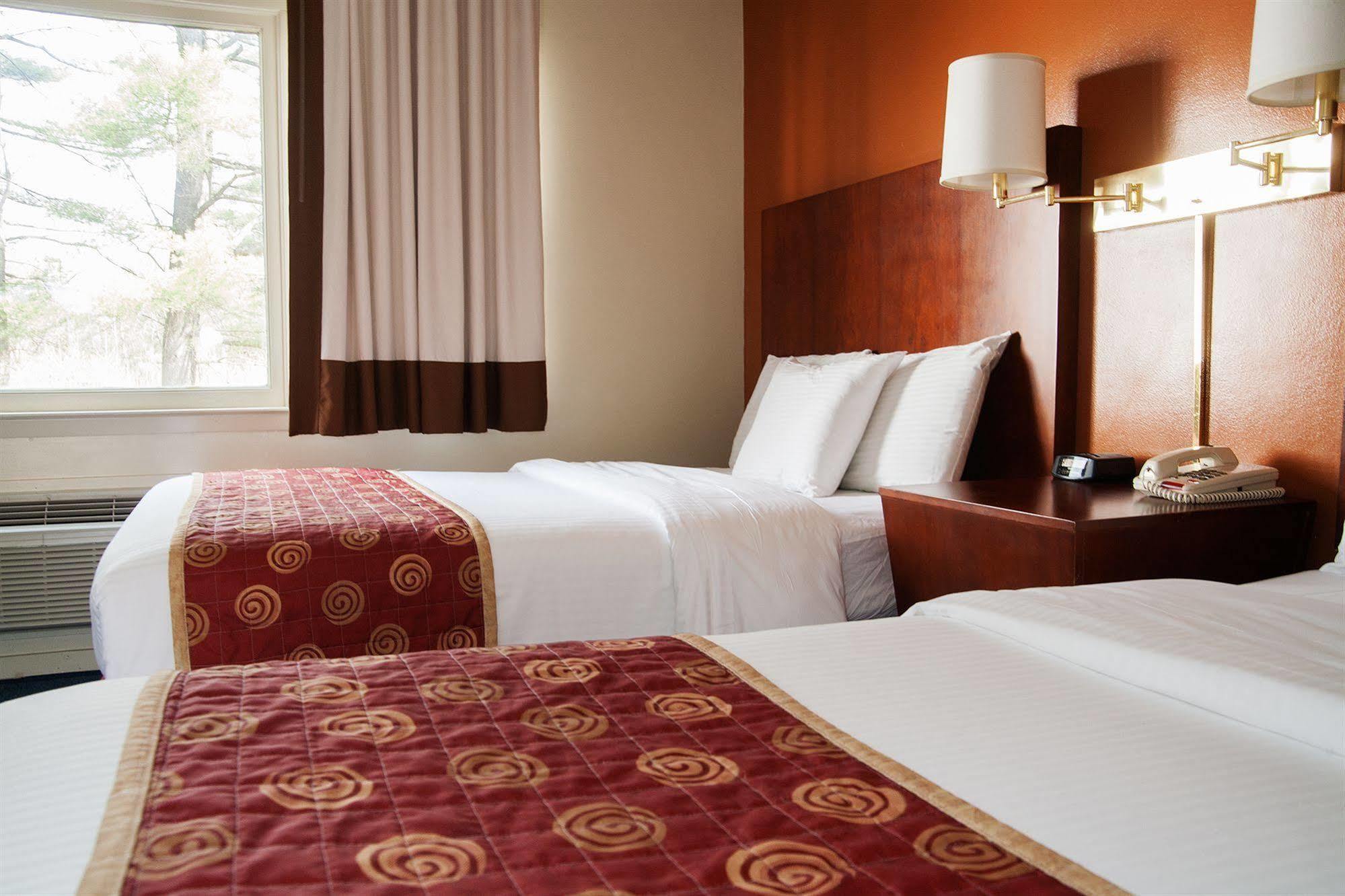 Red Carpet Inn And Suites プリマス エクステリア 写真