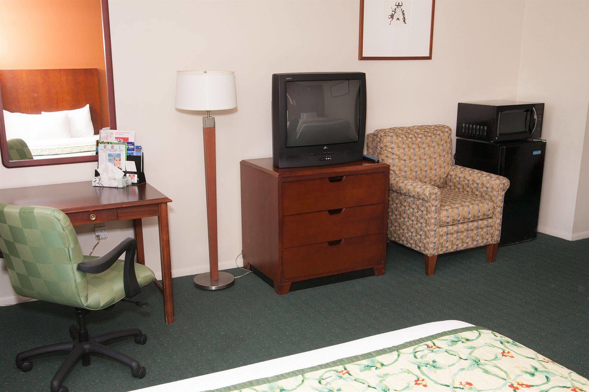 Red Carpet Inn And Suites プリマス エクステリア 写真